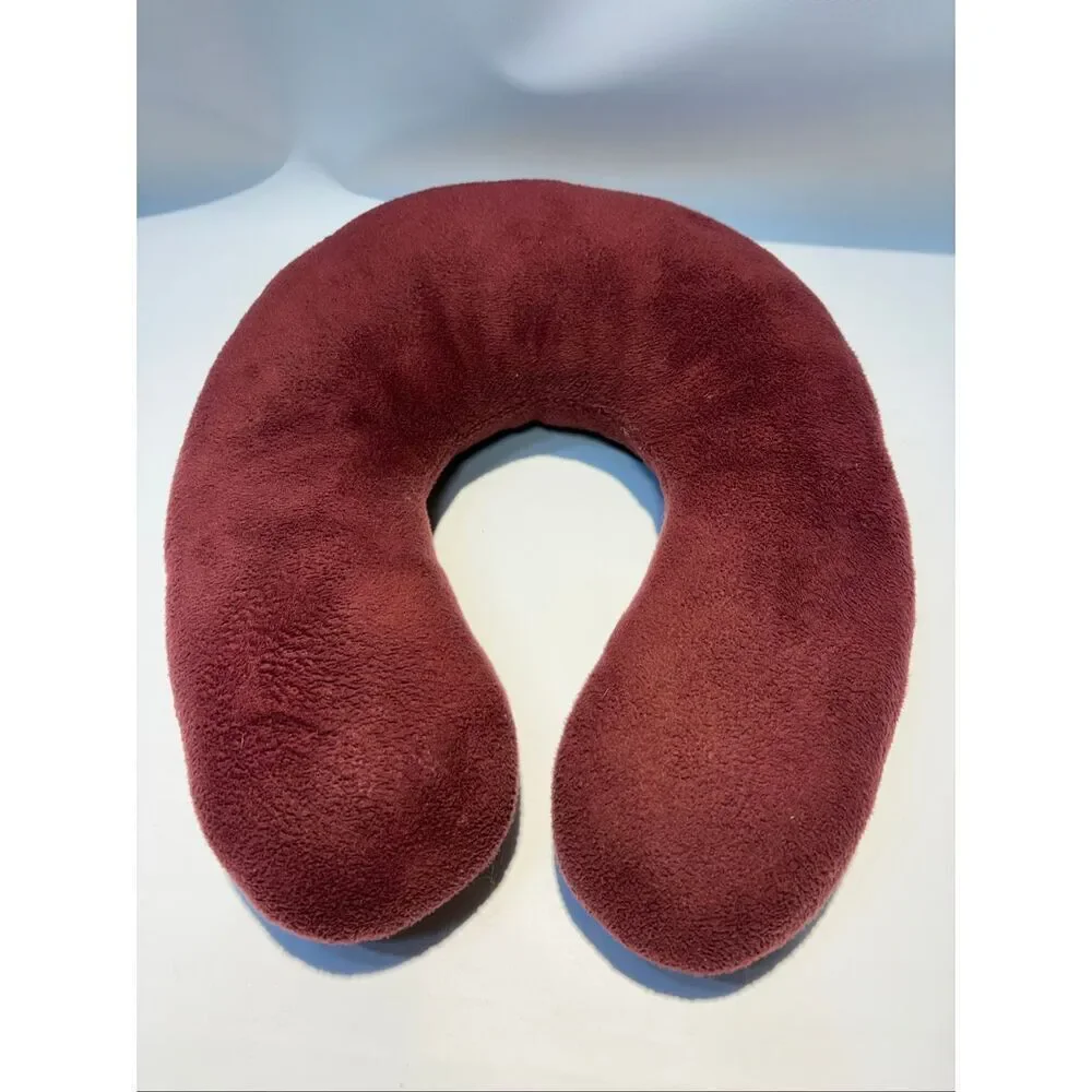 Travel neck pillow
